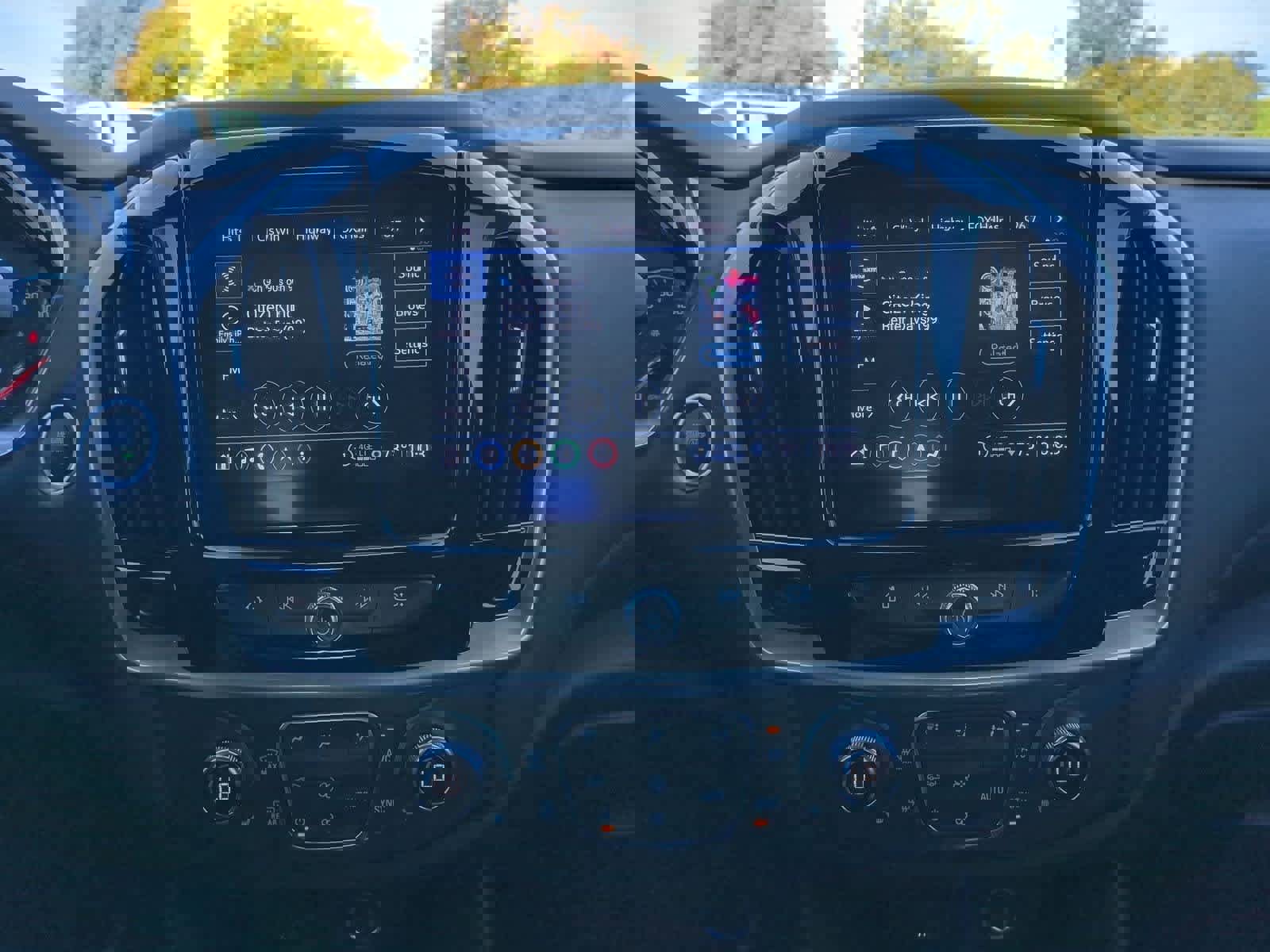 Used 2022 Chevrolet Traverse RS image 27