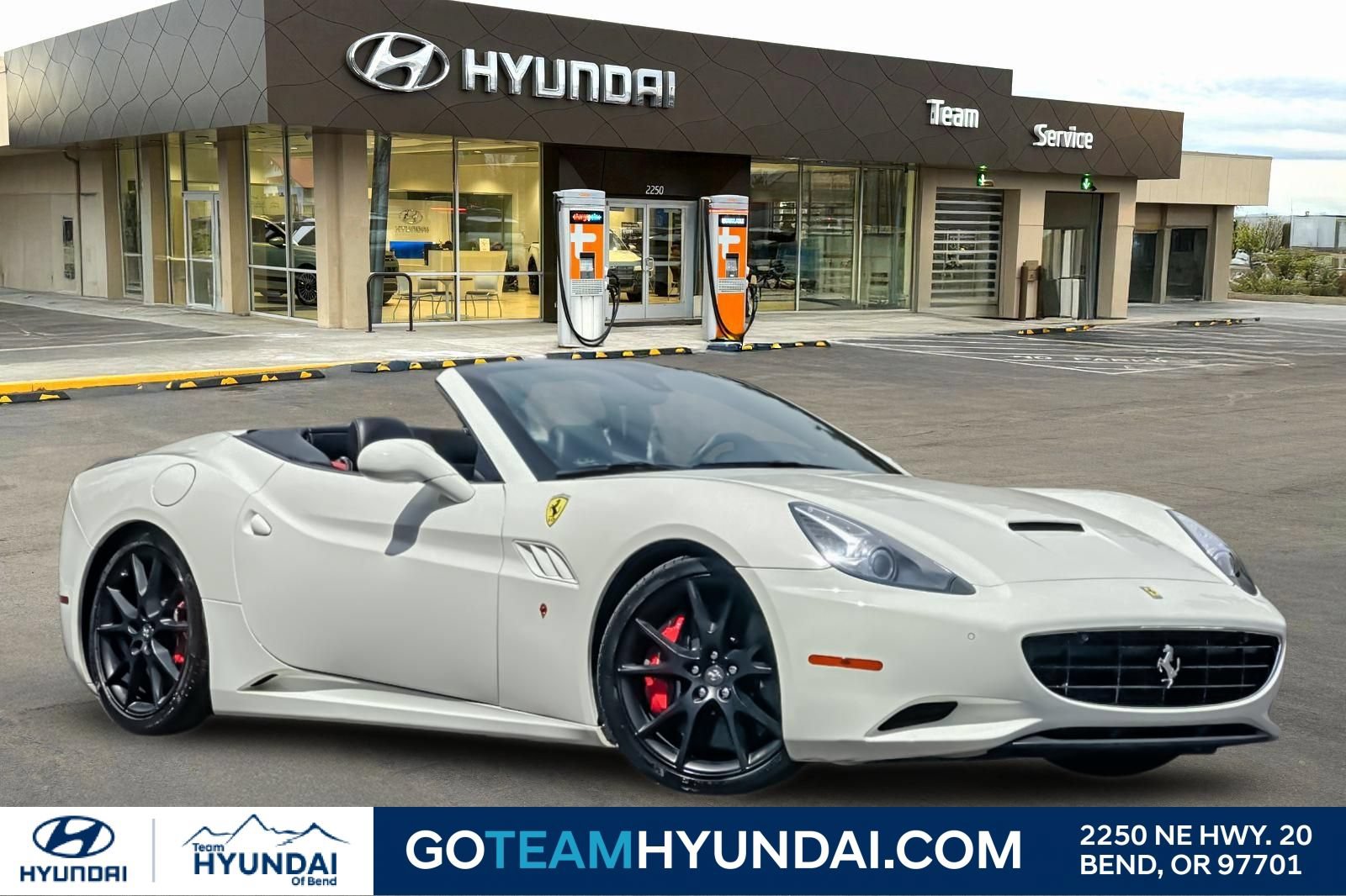 Used 2012 Ferrari California RWD image 1