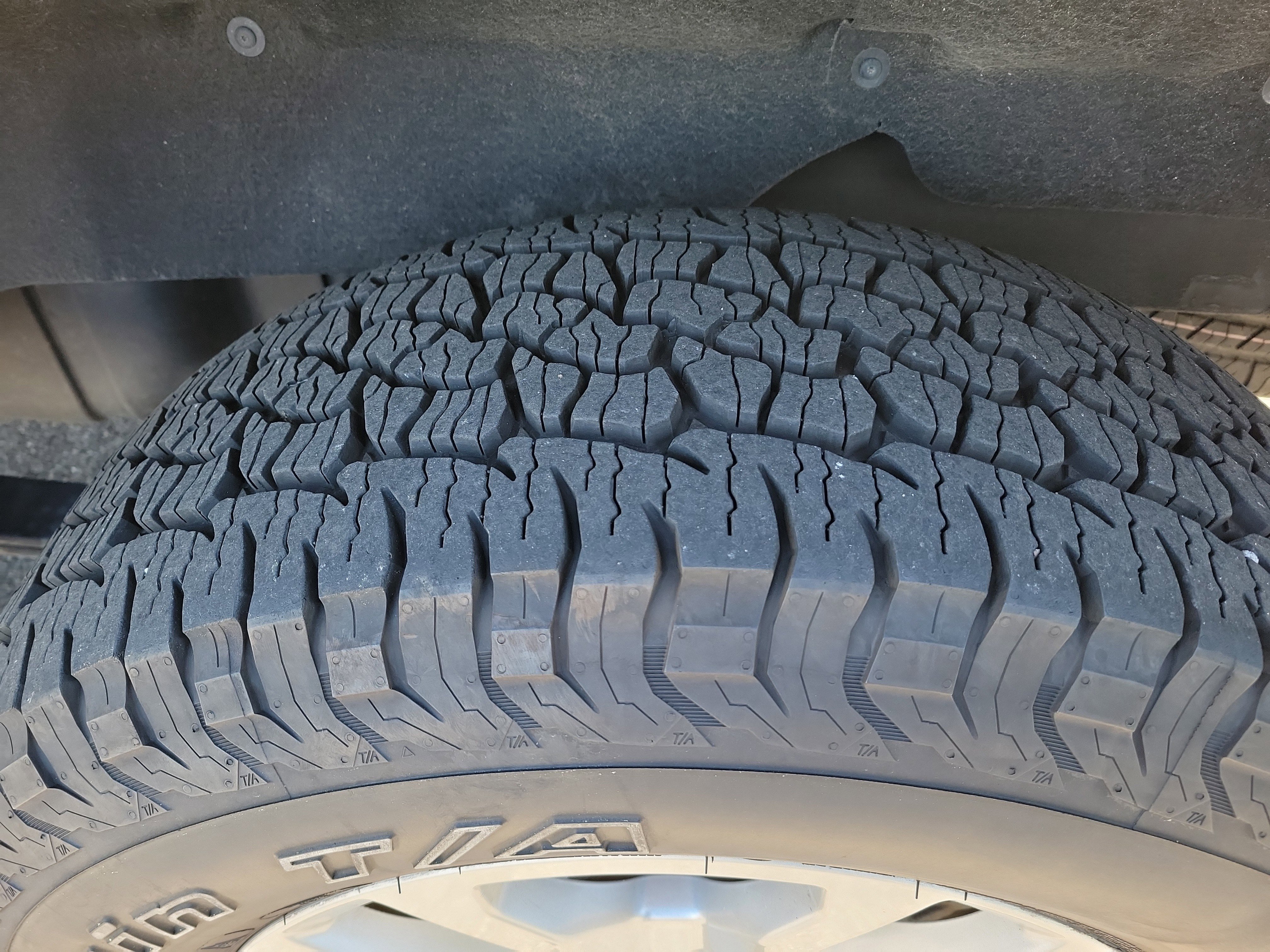 Used 2021 Chevrolet Silverado 1500 LT w/ Convenience Package II image 28