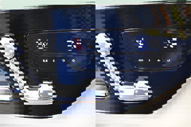 New 2025 Mercedes-Benz GLC 300 4MATIC image 24