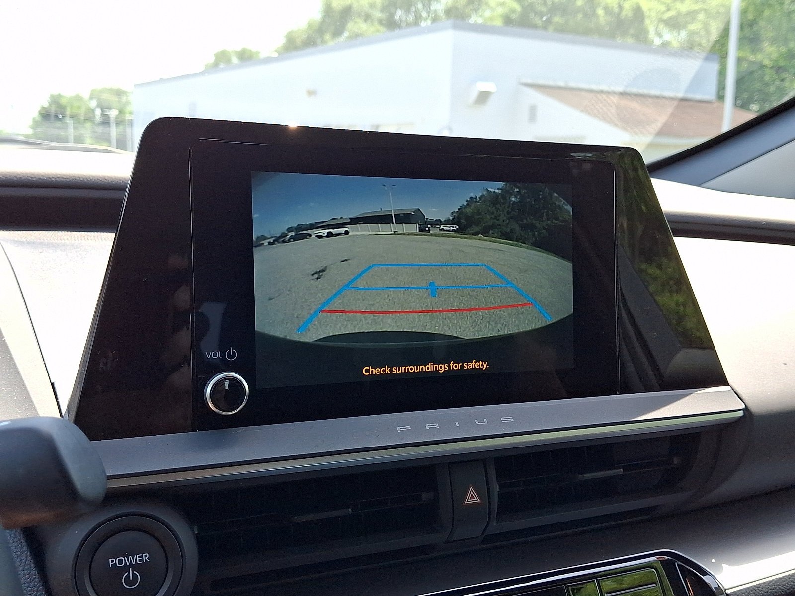 Used 2025 Toyota Prius LE FWD image 19