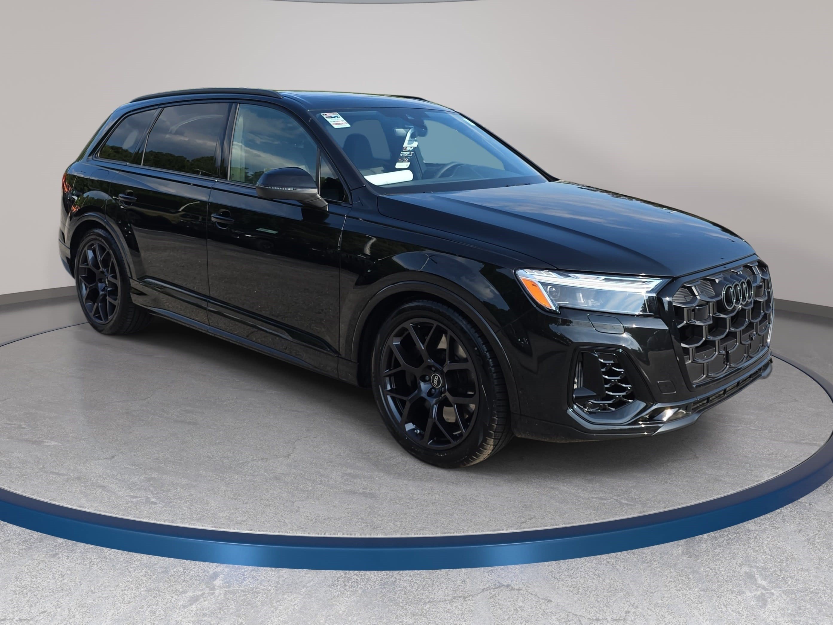New 2026 Audi SQ7 Premium Plus AWD/4WD image 3
