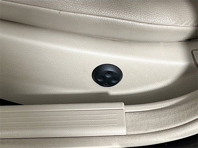 Used 2014 Mercedes-Benz C 300 4MATIC Sedan image 11