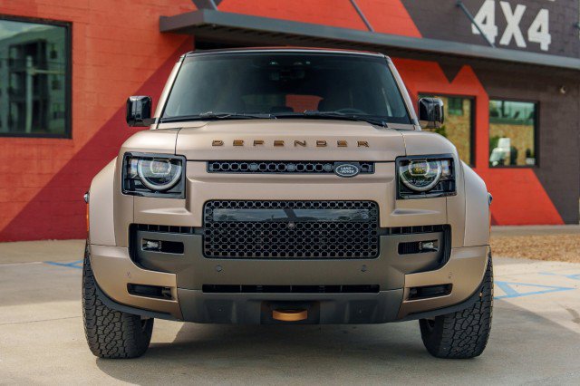 Used 2026 Land Rover Defender 110 OCTA image 2