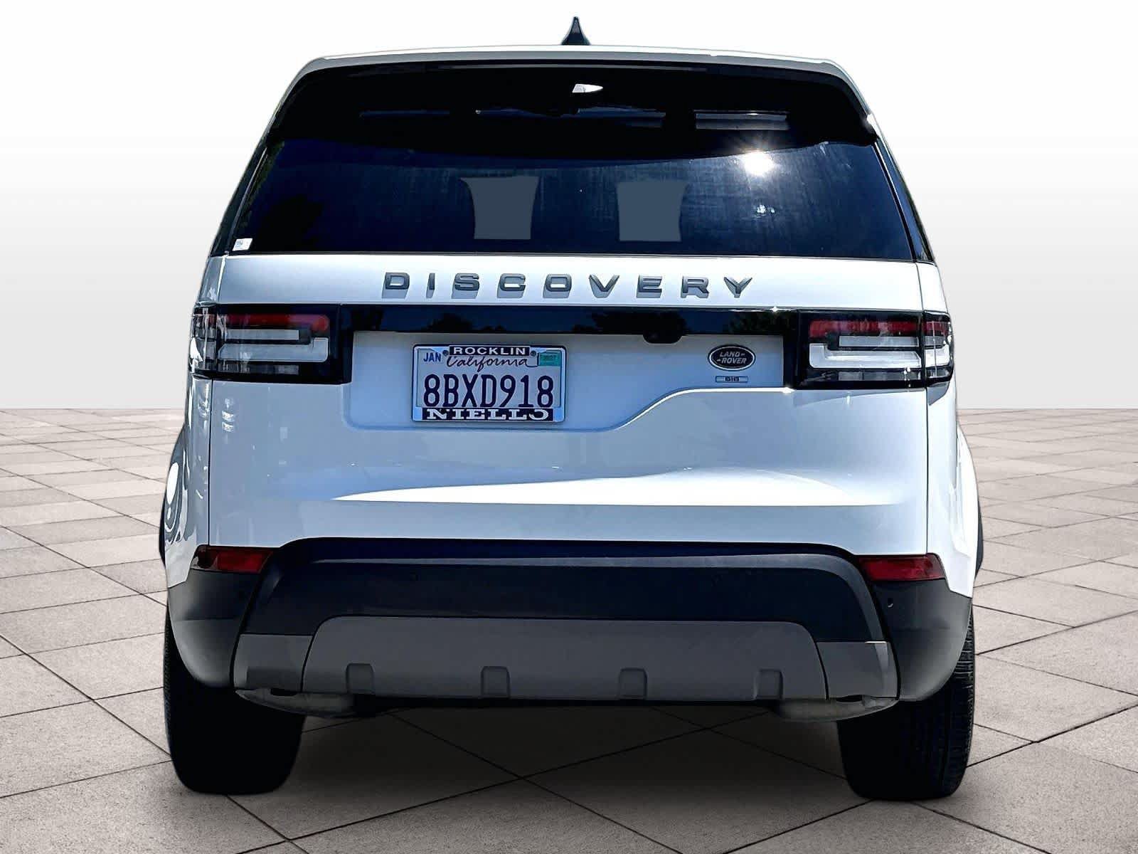 Used 2017 Land Rover Discovery SE AWD/4WD image 4