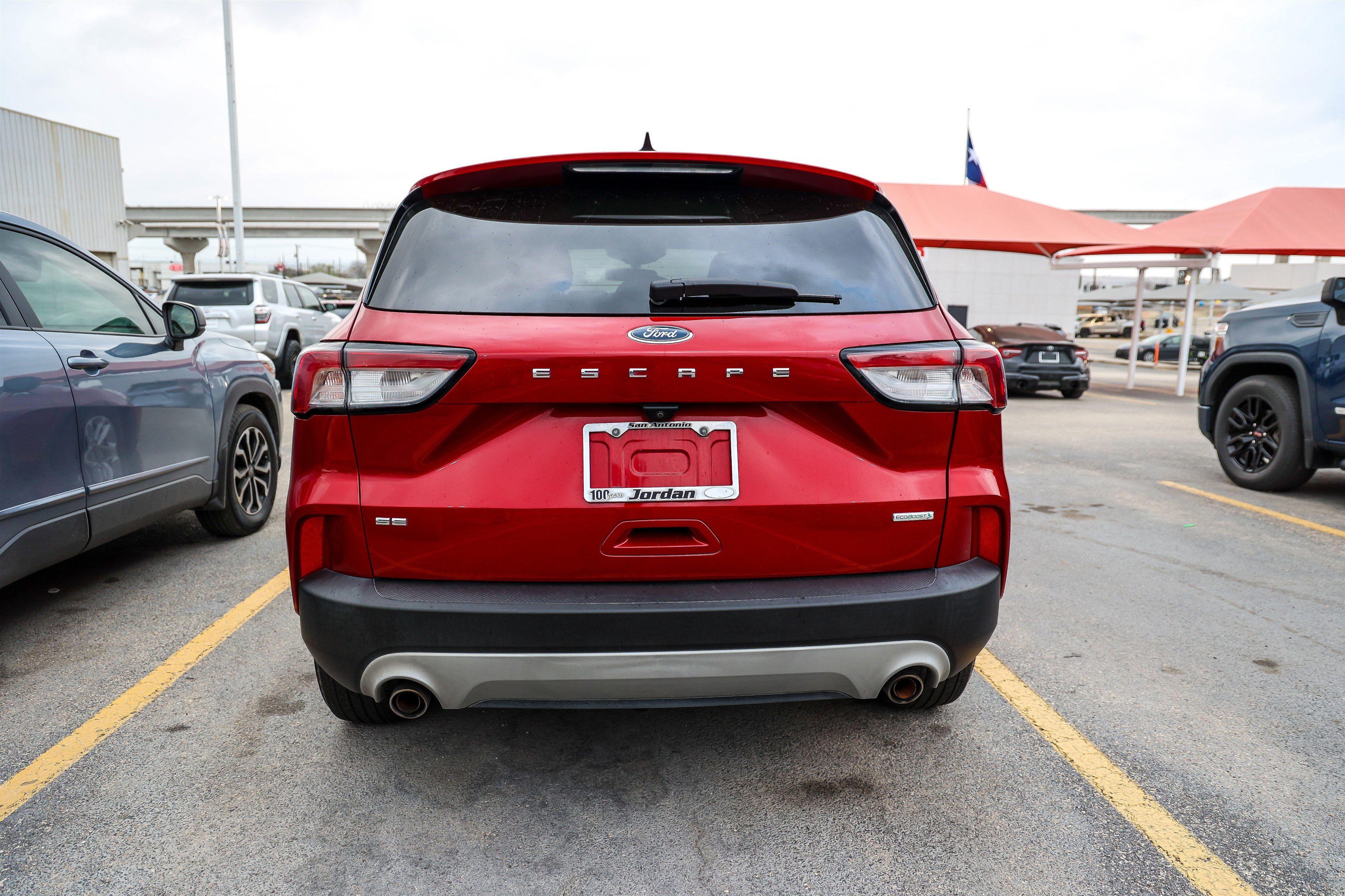Used 2020 Ford Escape SE image 9