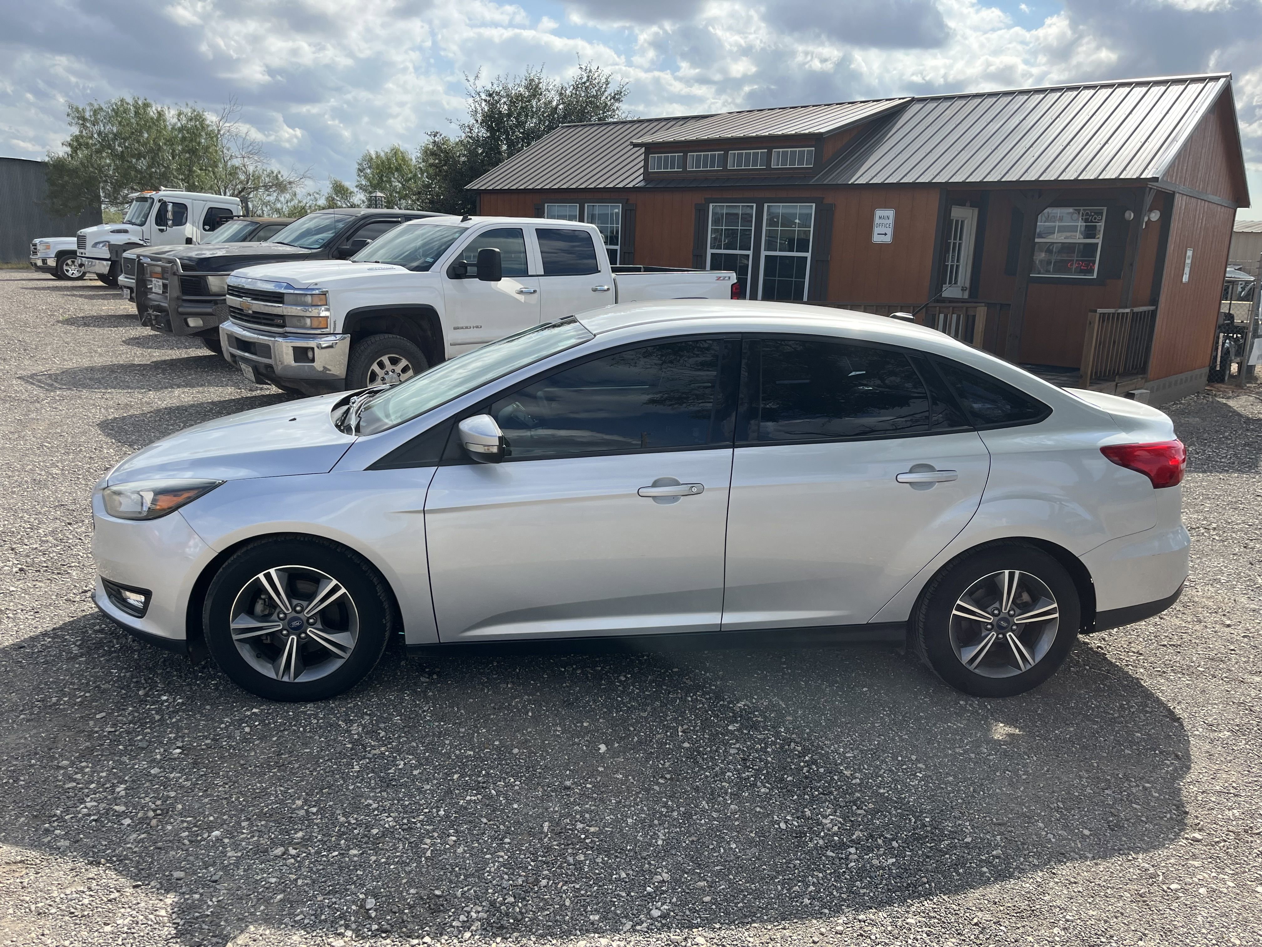 Used 2016 Ford Focus SE image 2