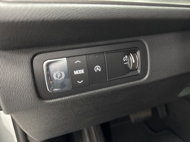 New 2026 Chevrolet Traverse LT w/ Sun and Wheel Package image 11