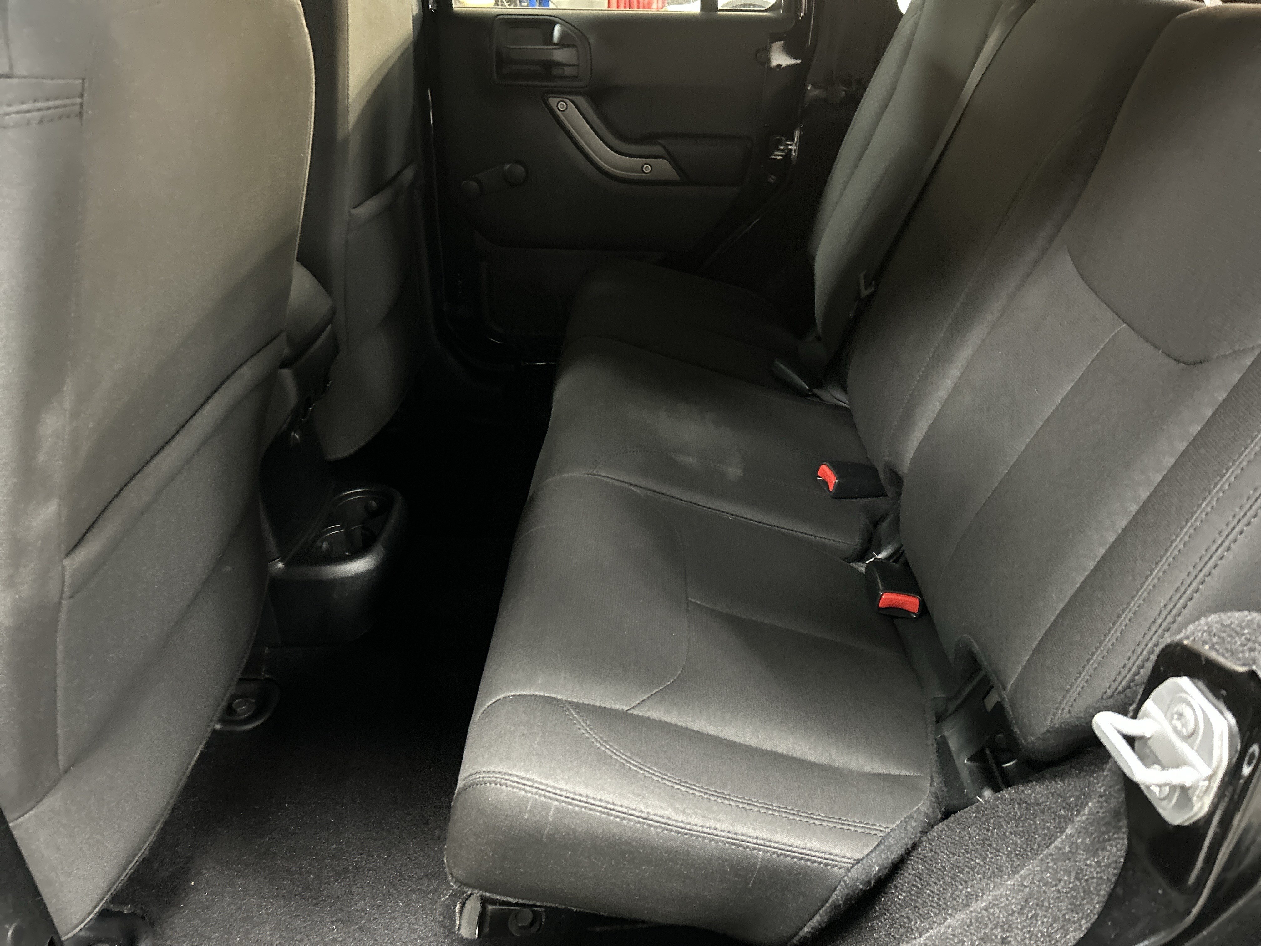Used 2017 Jeep Wrangler Unlimited Sport w/ Connectivity Group AWD/4WD image 32