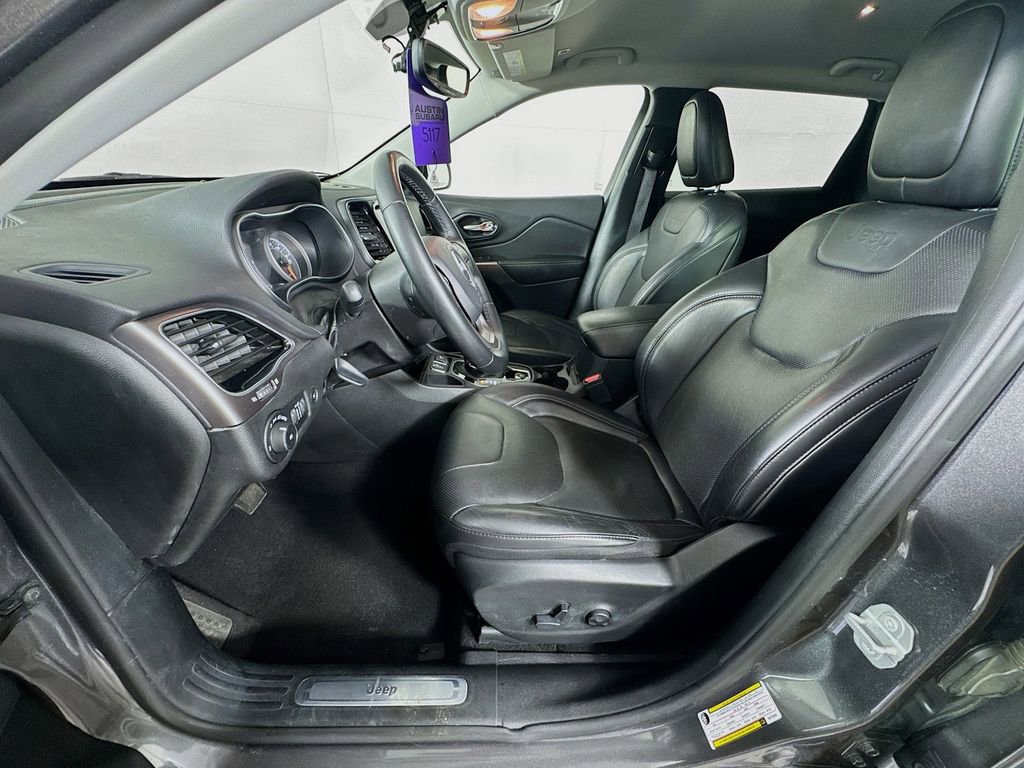 Used 2019 Jeep Cherokee Limited FWD image 19