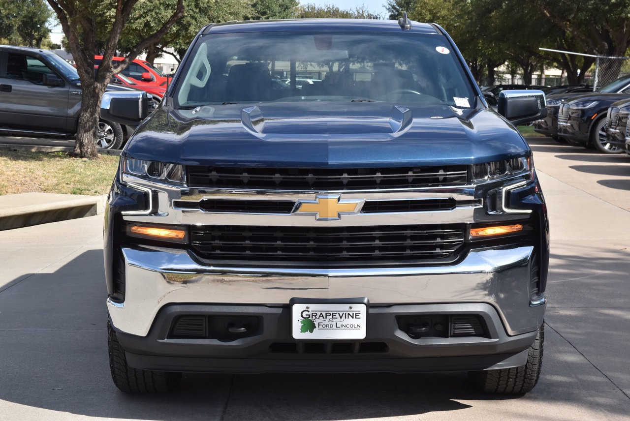 Used 2021 Chevrolet Silverado 1500 LT w/ Convenience Package II AWD/4WD image 3