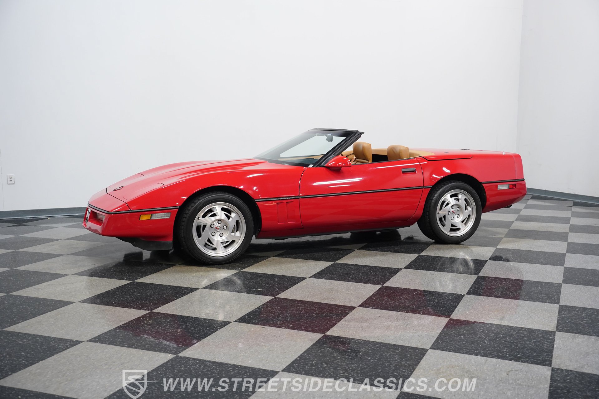 Used 1990 Chevrolet Corvette Convertible RWD image 8
