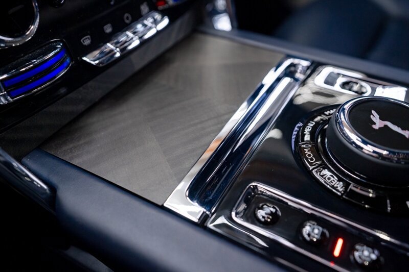 Used 2020 Rolls-Royce Cullinan AWD/4WD image 36