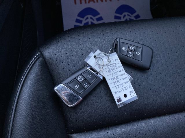 Used 2023 Volkswagen Atlas SEL R-Line image 28