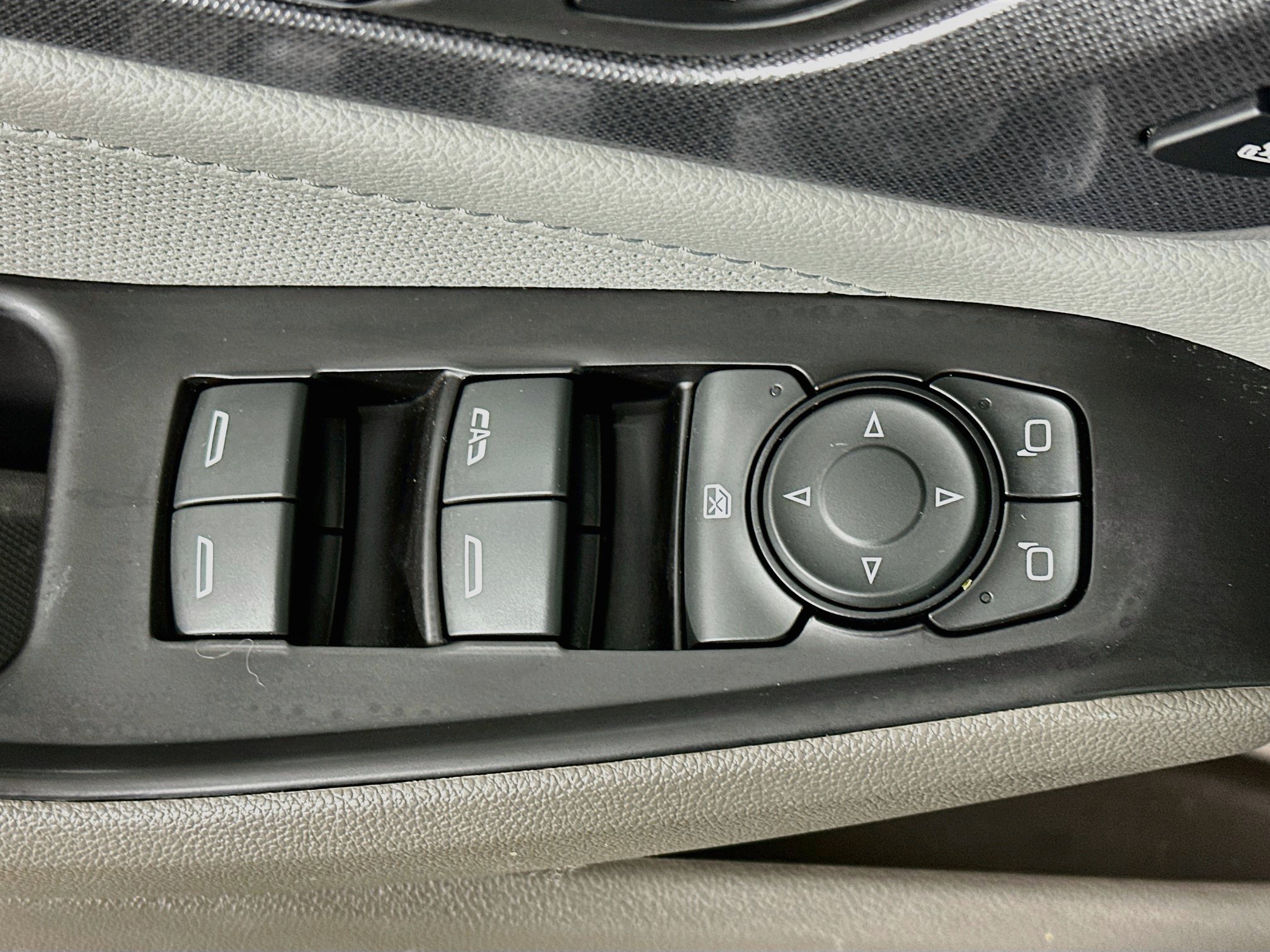 Used 2019 Chevrolet Traverse Premier w/ Driver Confidence II Package FWD image 15