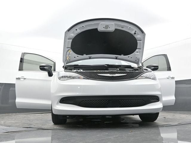 New 2025 Chrysler Voyager LX FWD image 66