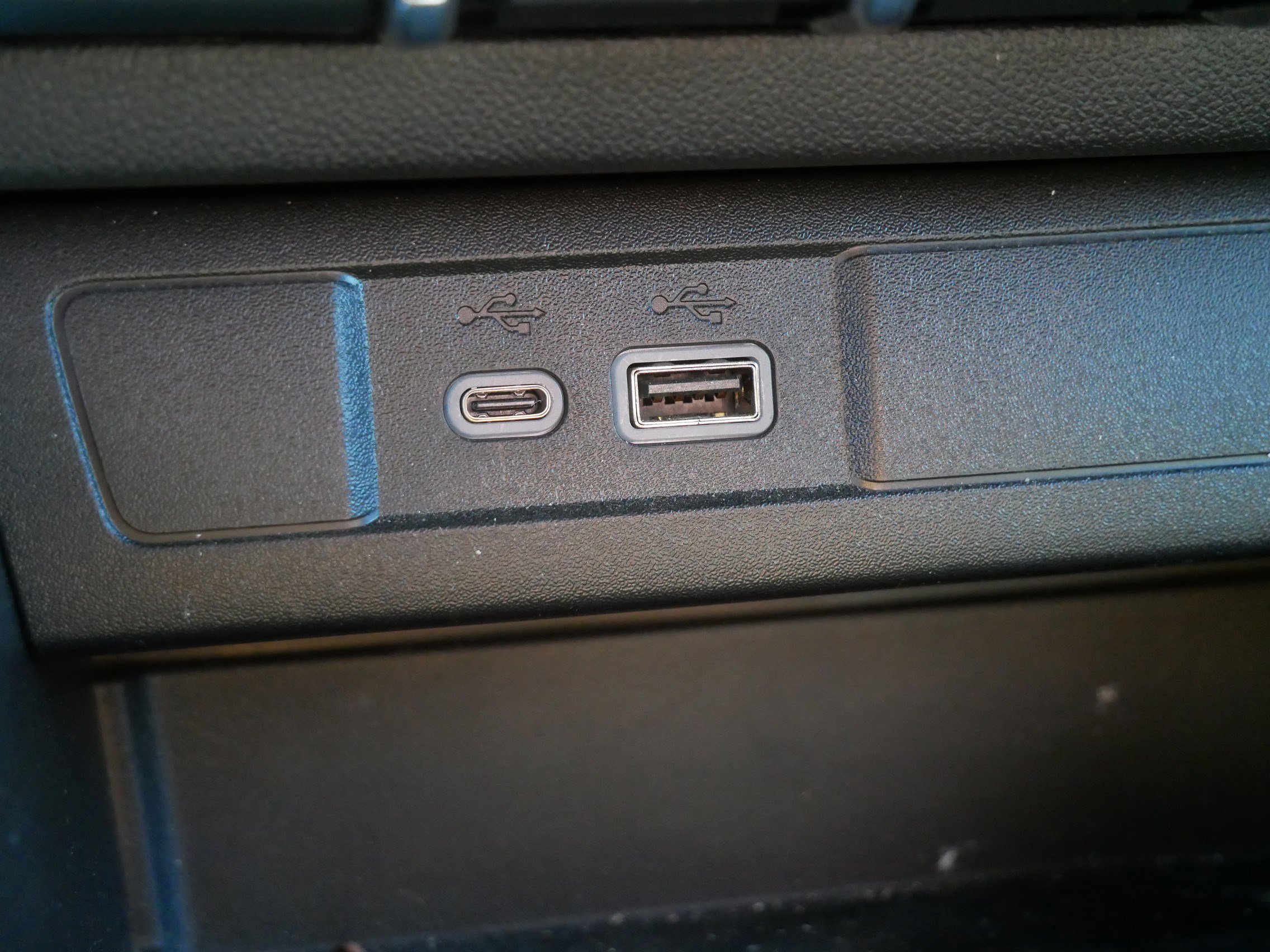 Used 2023 Chevrolet Colorado Trail Boss w/ Technology Package AWD/4WD image 31