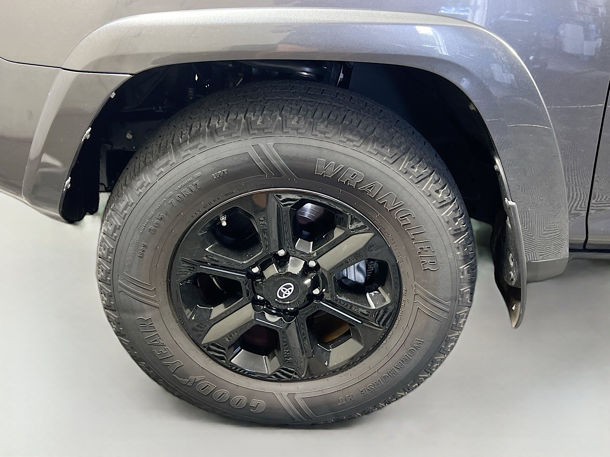 Used 2021 Toyota 4Runner SR5 AWD/4WD image 13