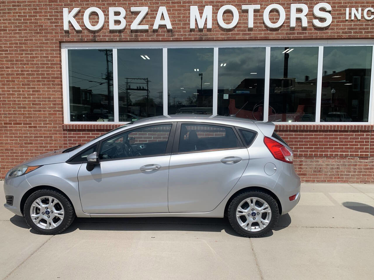 Used 2016 Ford Fiesta SE FWD image 3