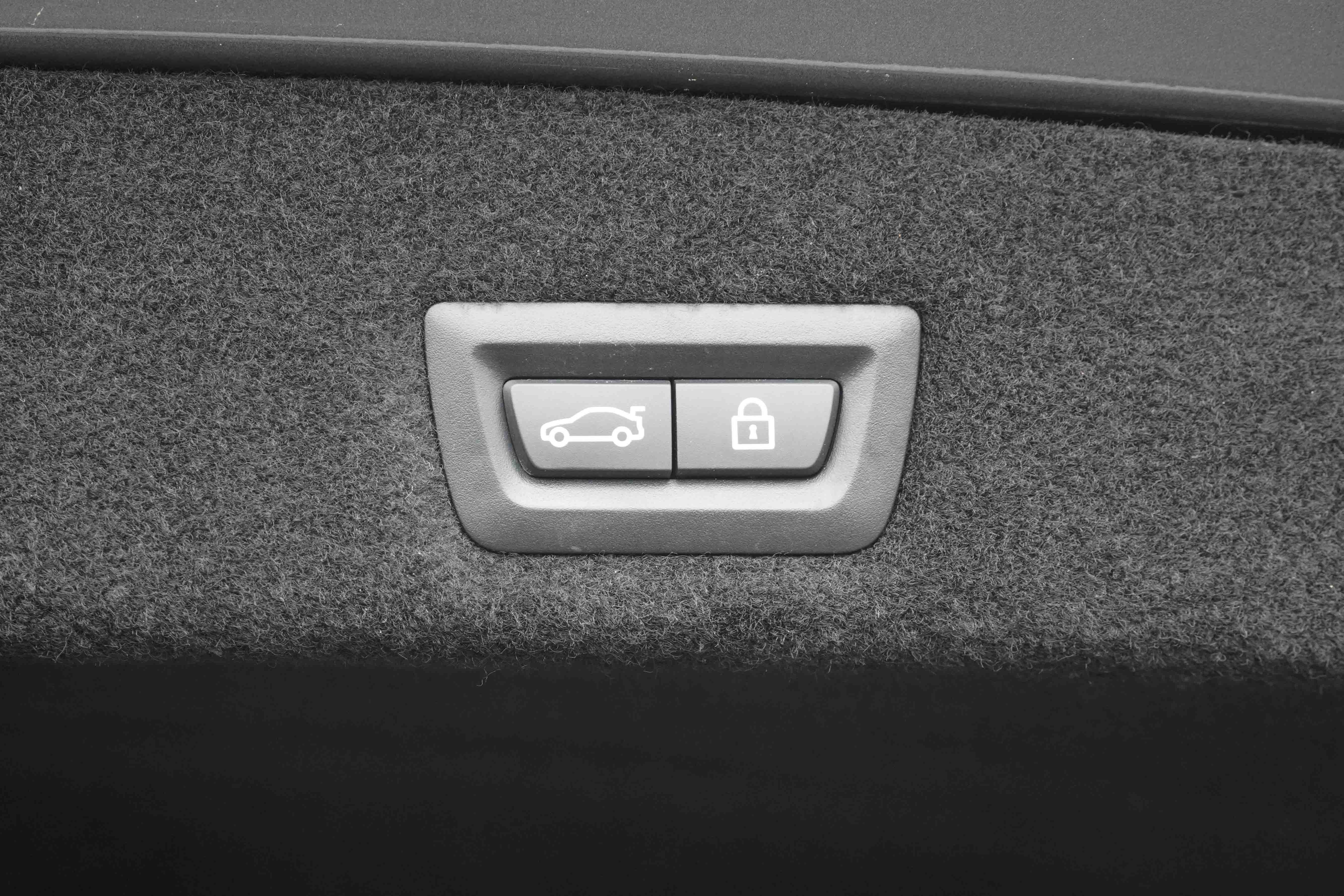 Used 2019 BMW 740i w/ Executive Package image 41