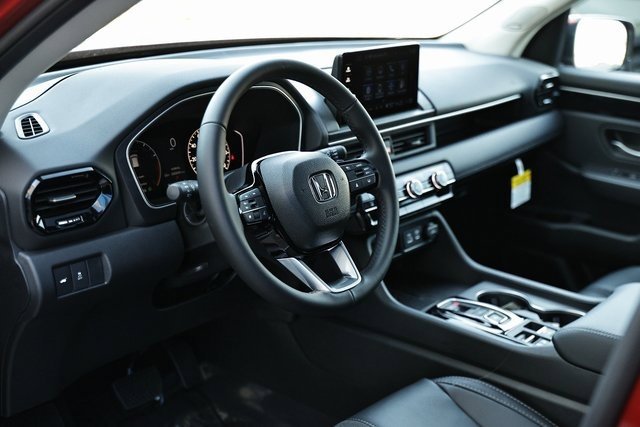 New 2025 Honda Pilot Touring image 24