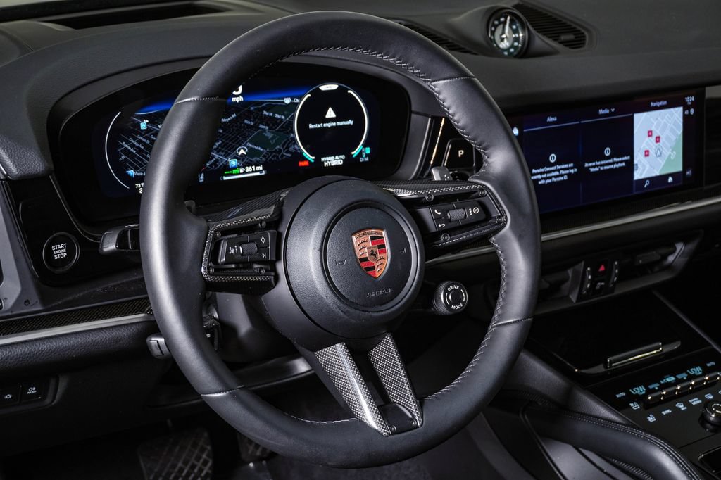 Certified 2026 Porsche Cayenne E-Hybrid Coupe AWD/4WD image 18