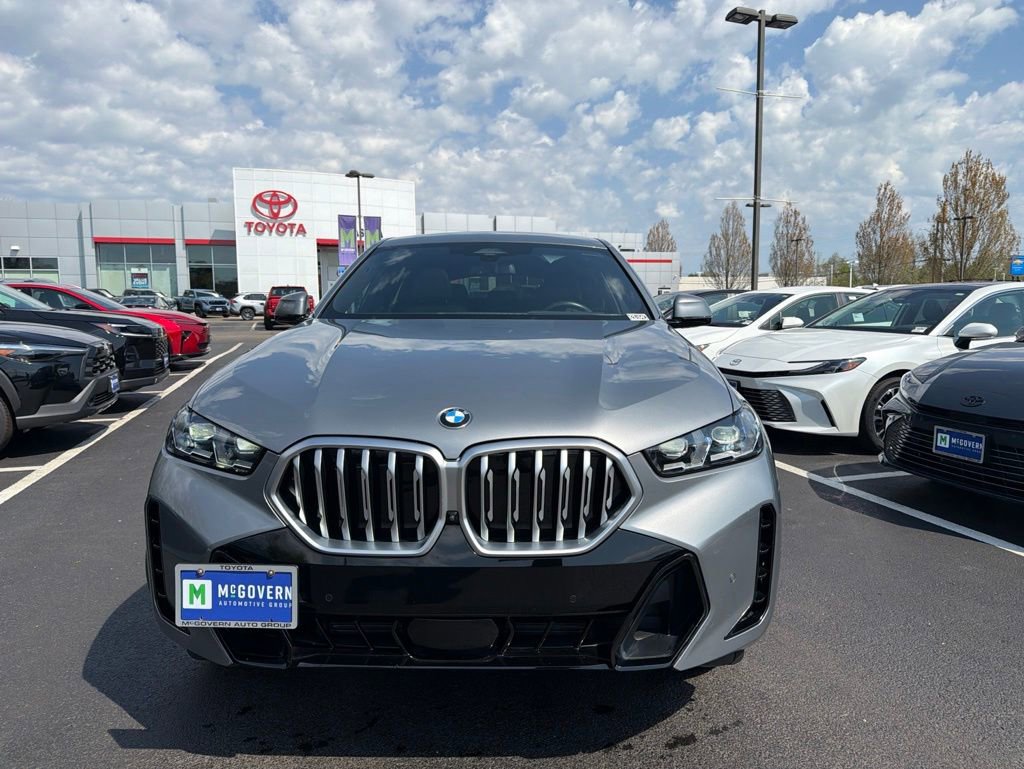 Used 2024 BMW X6 xDrive40i AWD/4WD image 2