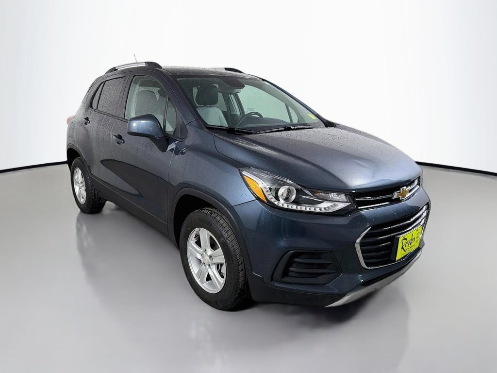 Used 2022 Chevrolet Trax LT w/ Premium Seat Package AWD/4WD image 4