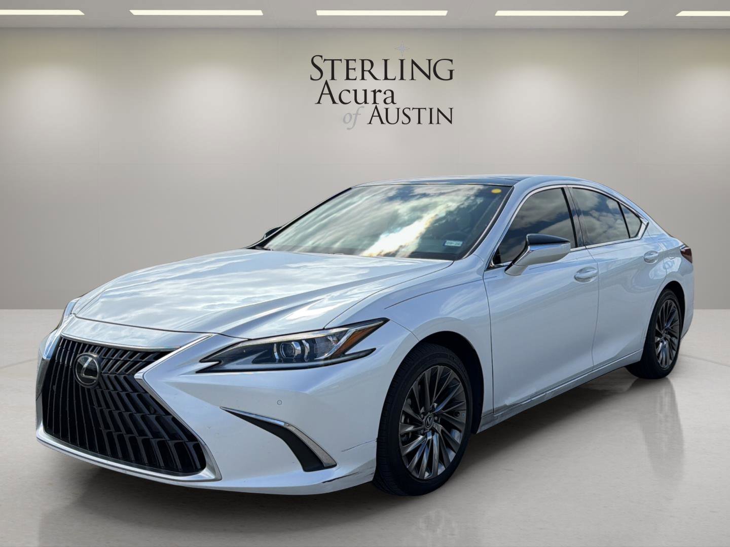 Used 2024 Lexus ES 350 w/ Technology Package image 17