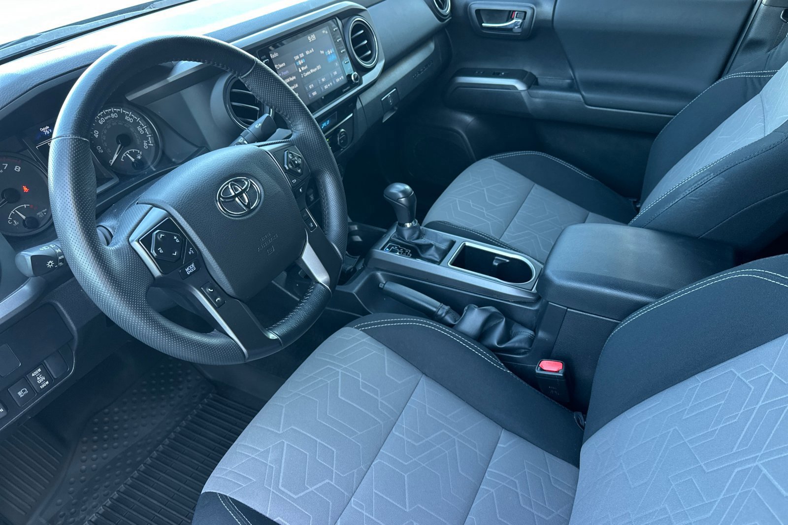 Certified 2023 Toyota Tacoma TRD Off-Road w/ Technology Package AWD/4WD image 9