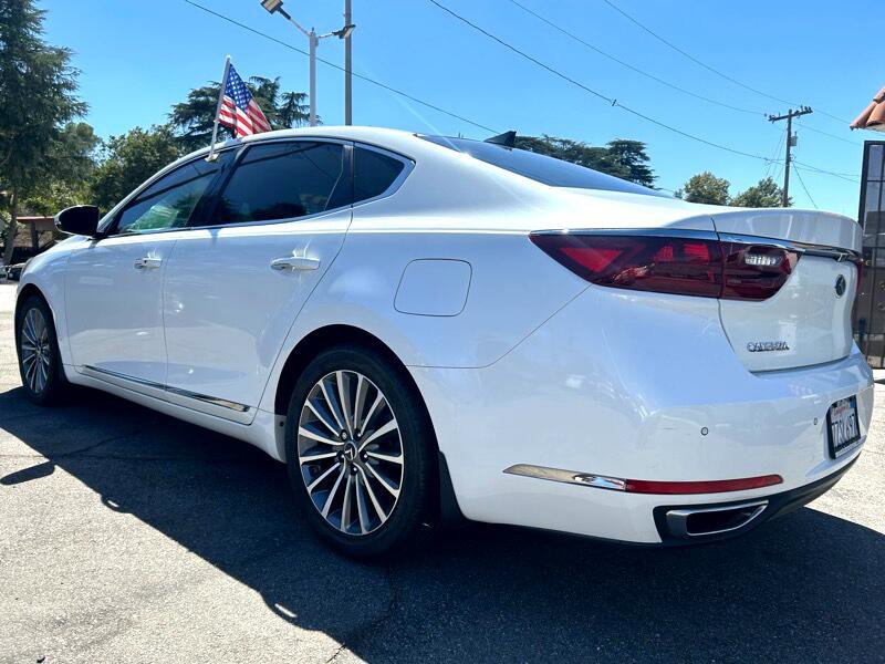 Used 2017 Kia Cadenza Premium w/ Luxury Package image 5