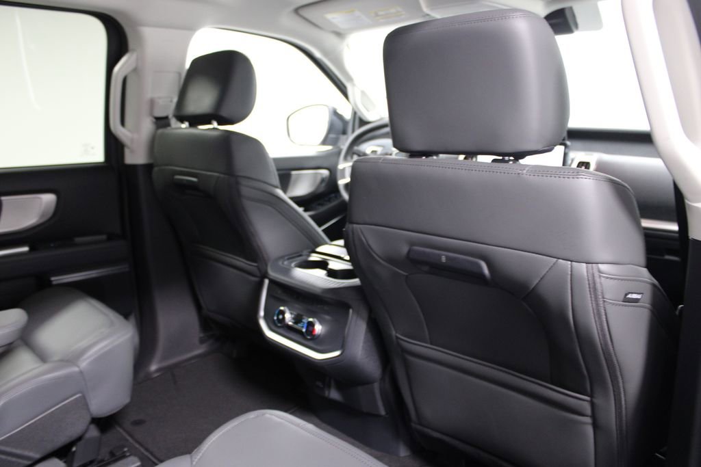 New 2026 Ford Expedition Active image 36