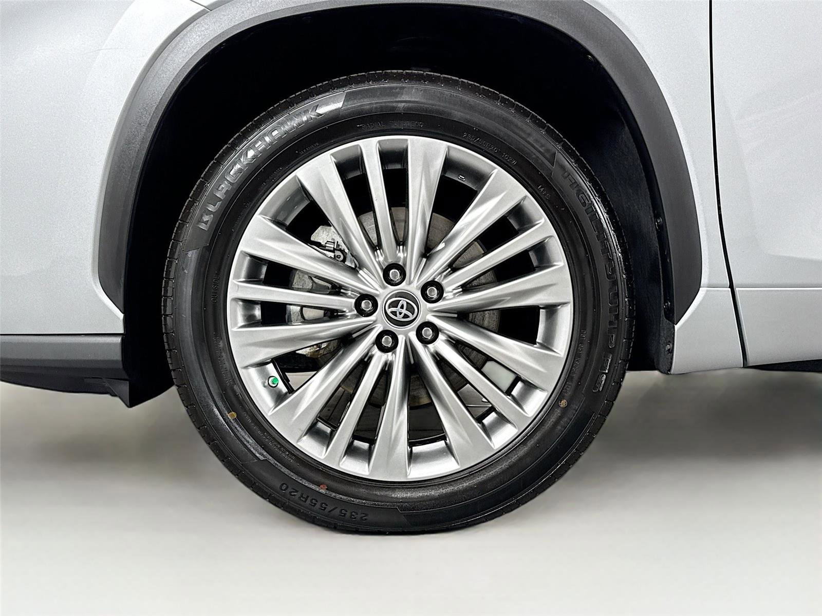 Used 2023 Toyota Highlander Platinum FWD image 48