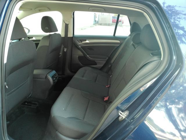 Used 2019 Volkswagen e-Golf SE w/ Driver Assistance Package FWD image 17
