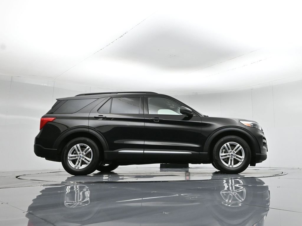 Used 2022 Ford Explorer XLT w/ Equipment Group 202A image 52