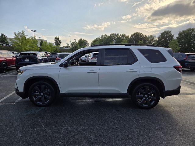 Used 2025 Honda Pilot Sport image 9