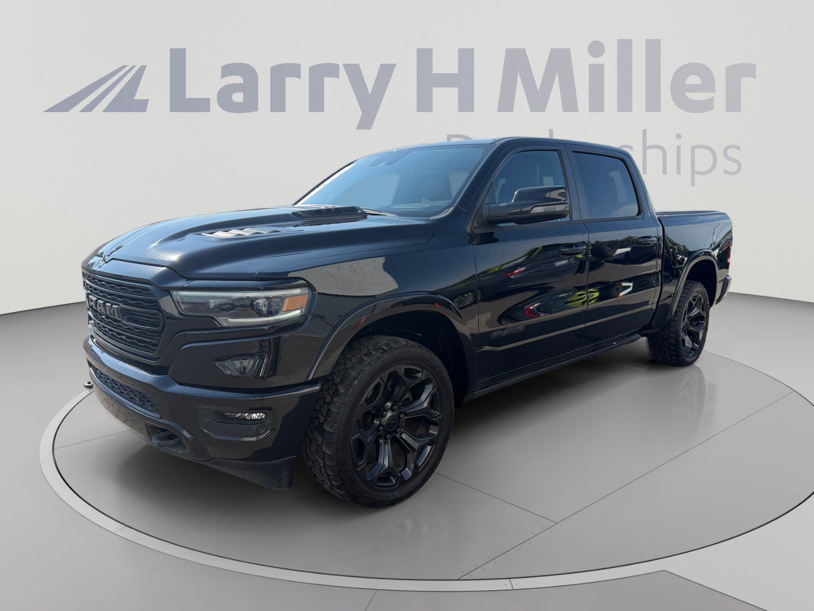 Used 2023 RAM 1500 Limited AWD/4WD image 1