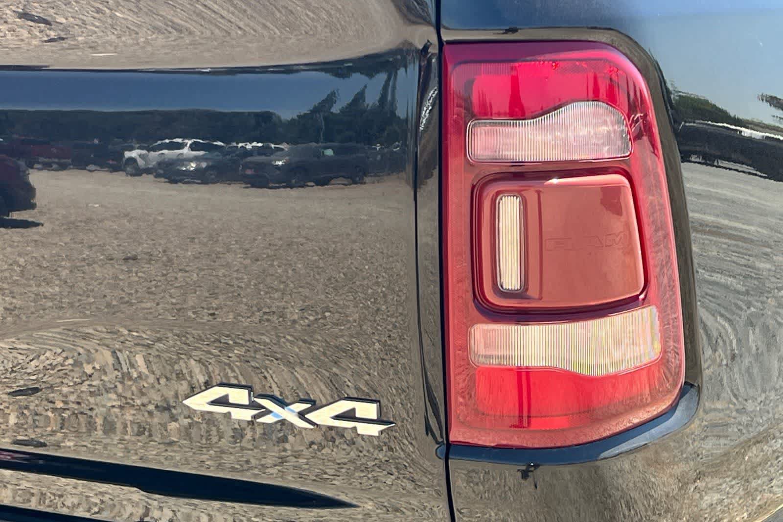 Used 2019 RAM 1500 Laramie AWD/4WD image 13