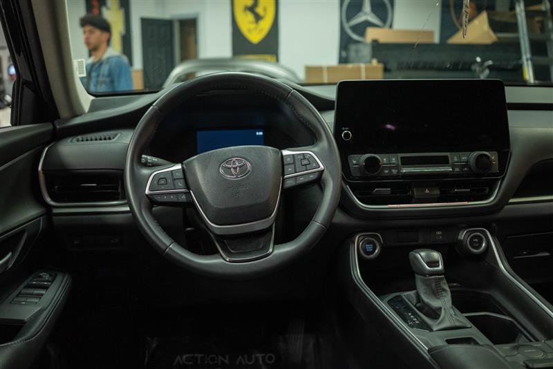 Used 2025 Toyota Grand Highlander AWD image 19