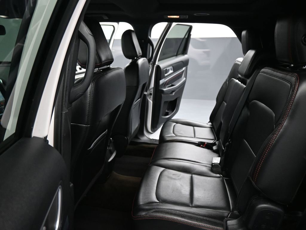 Certified 2018 Ford Explorer Sport image 22
