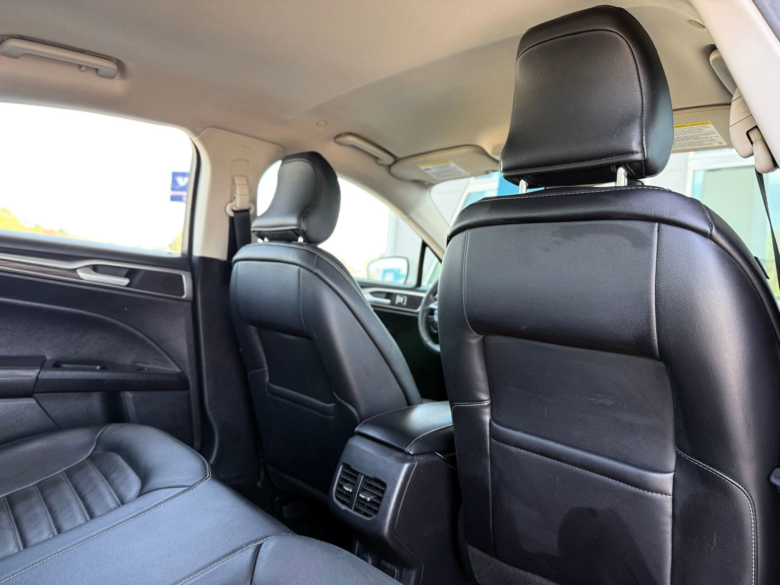 Used 2018 Ford Fusion SE w/ Equipment Group 602A FWD image 20
