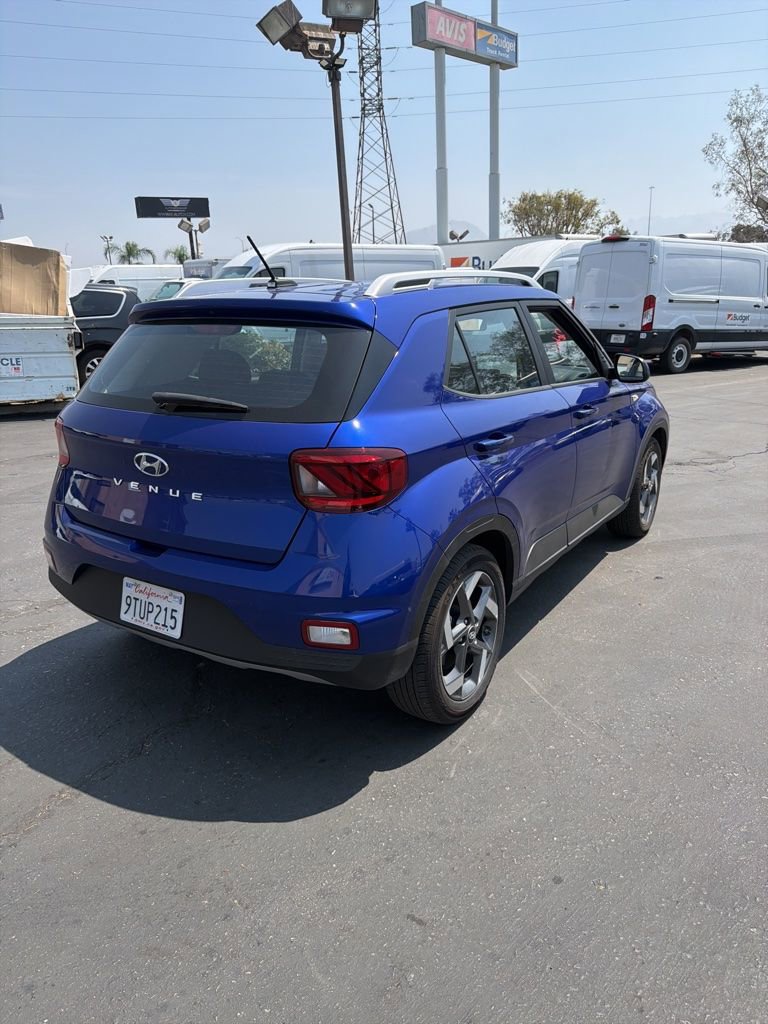 Used 2025 Hyundai Venue SEL image 6