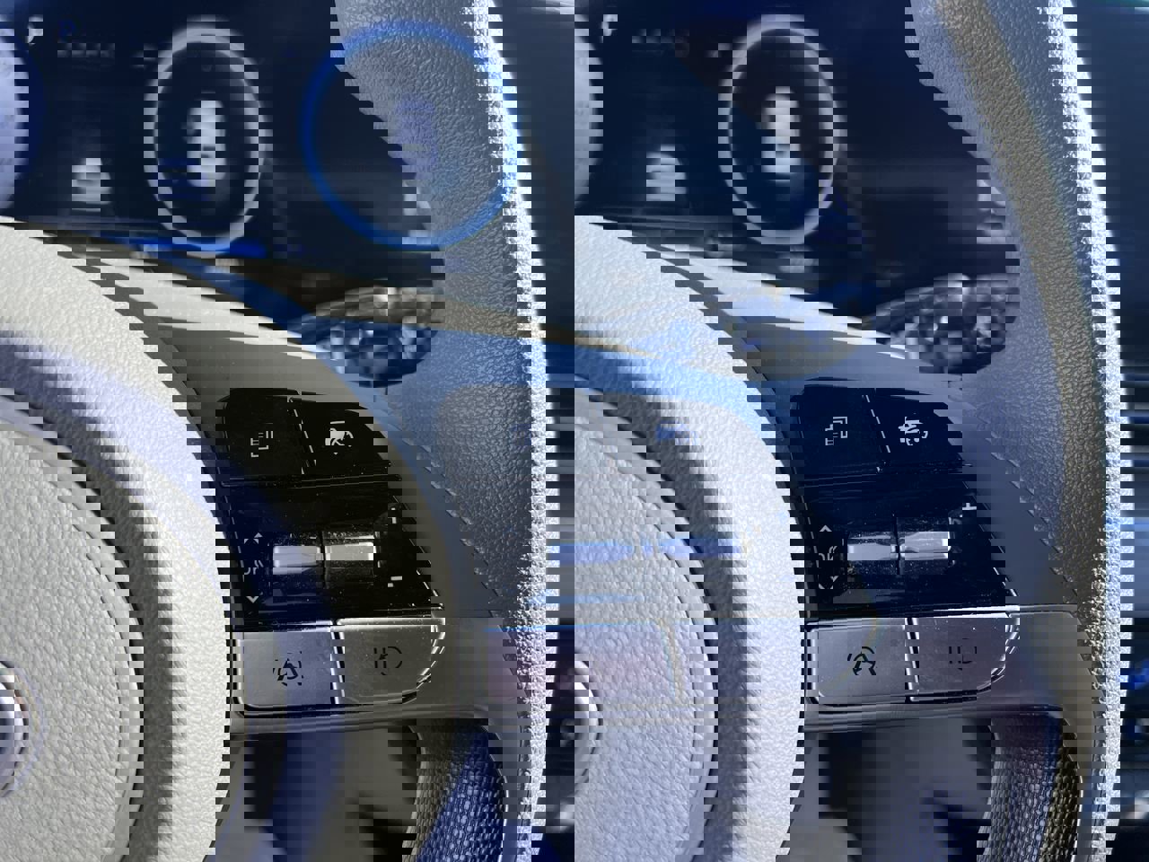 Used 2024 Hyundai Elantra SEL image 20