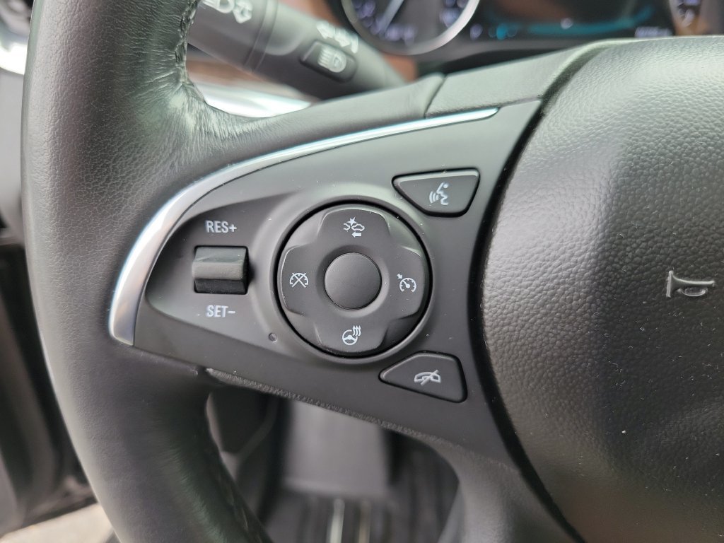 Used 2018 Buick Enclave Avenir w/ Avenir Technology Package FWD image 28