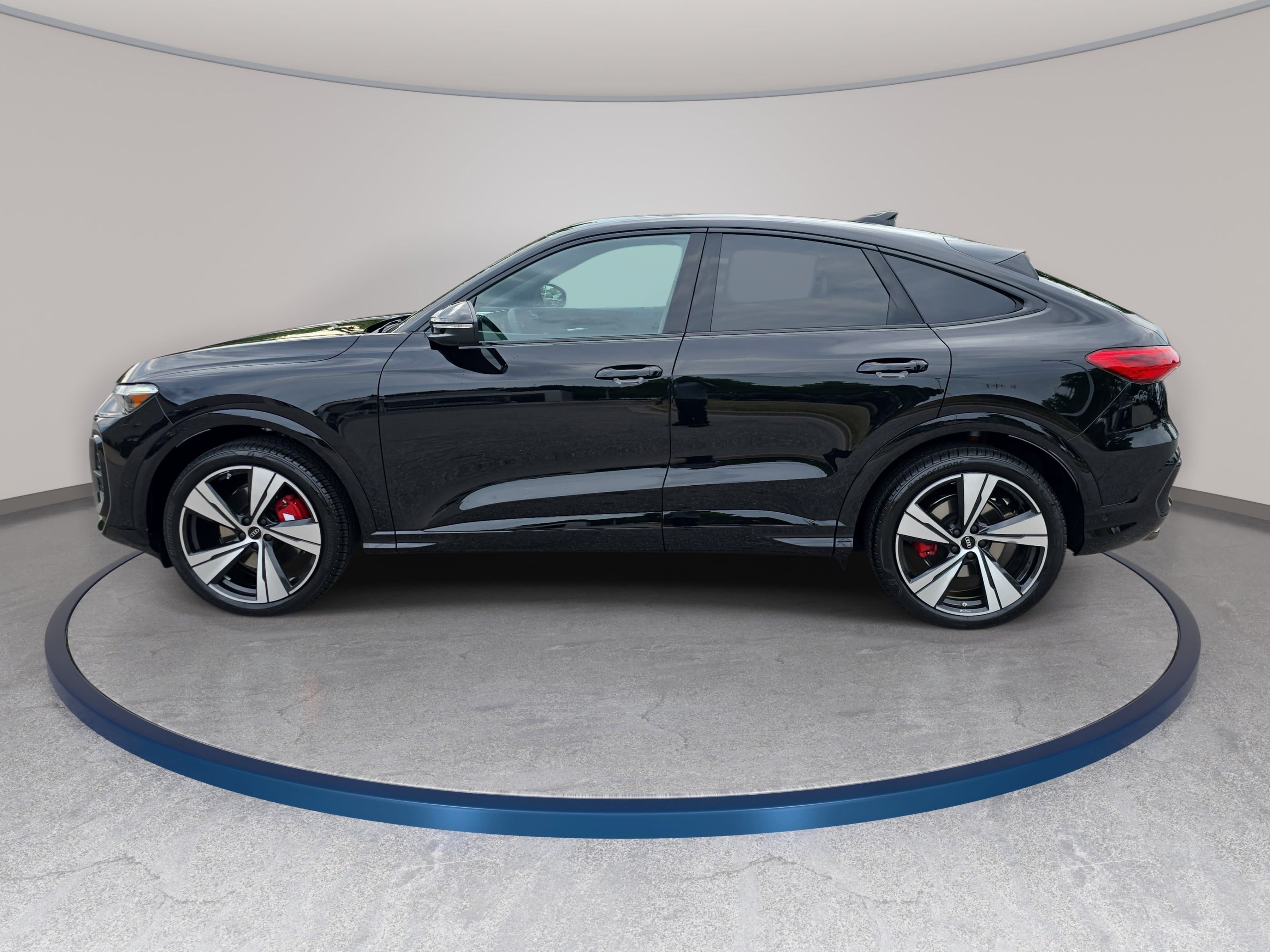 New 2026 Audi SQ5 Premium Plus AWD/4WD image 8