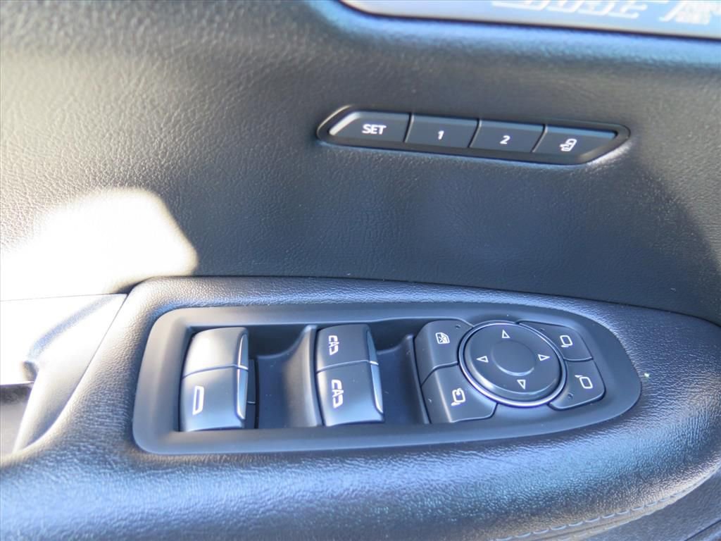 Used 2025 Cadillac XT5 Premium Luxury image 10