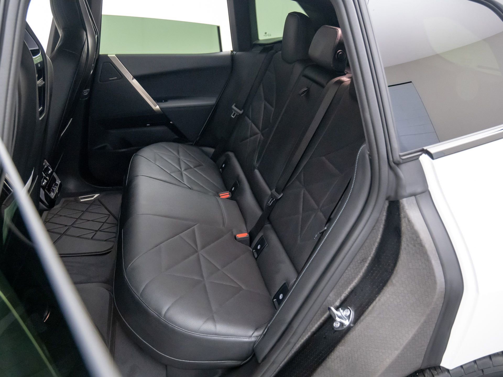 Certified 2025 BMW iX xDrive50 image 15