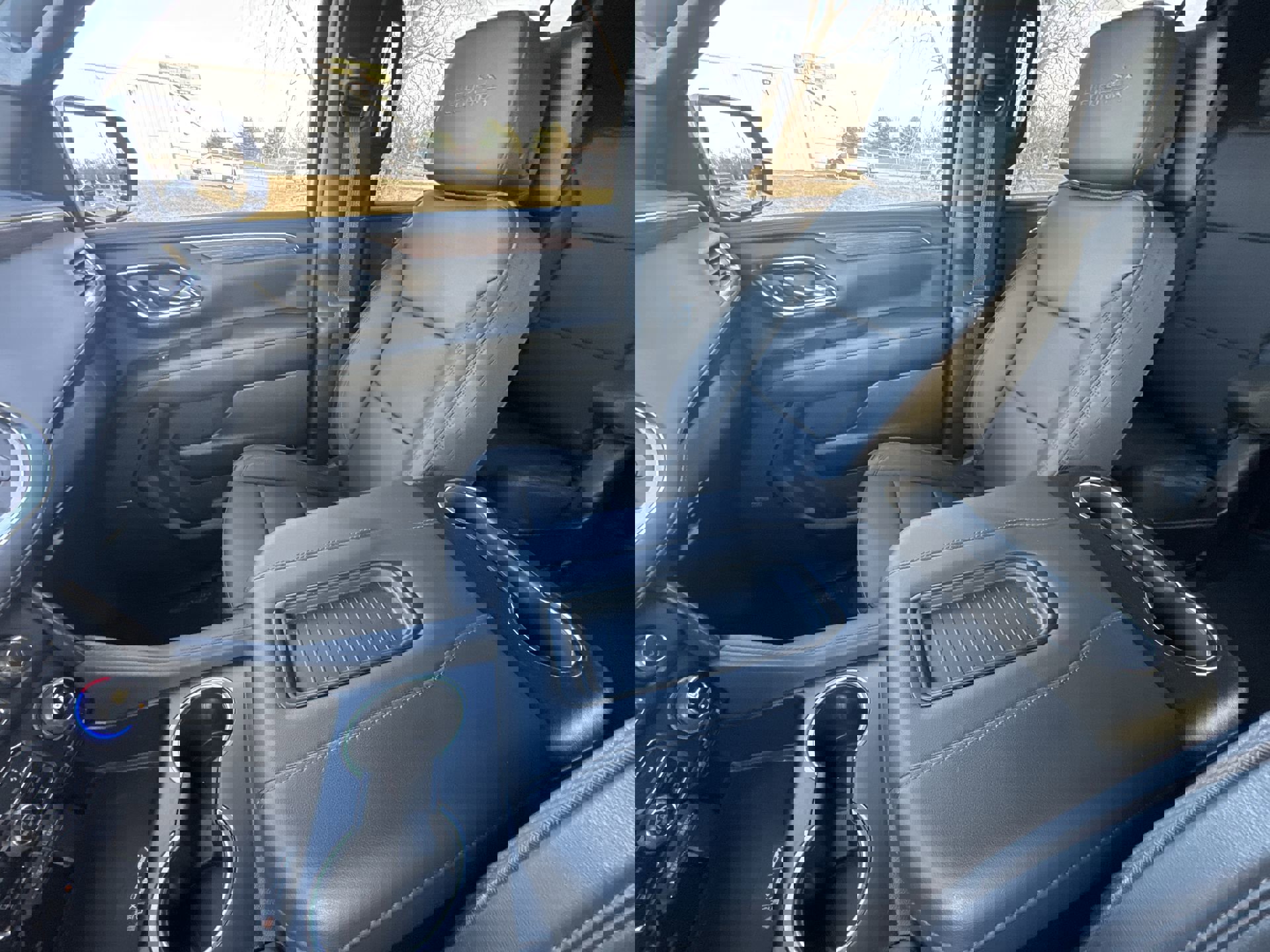 Used 2024 Chevrolet Suburban High Country w/ Advanced Technology Package image 21