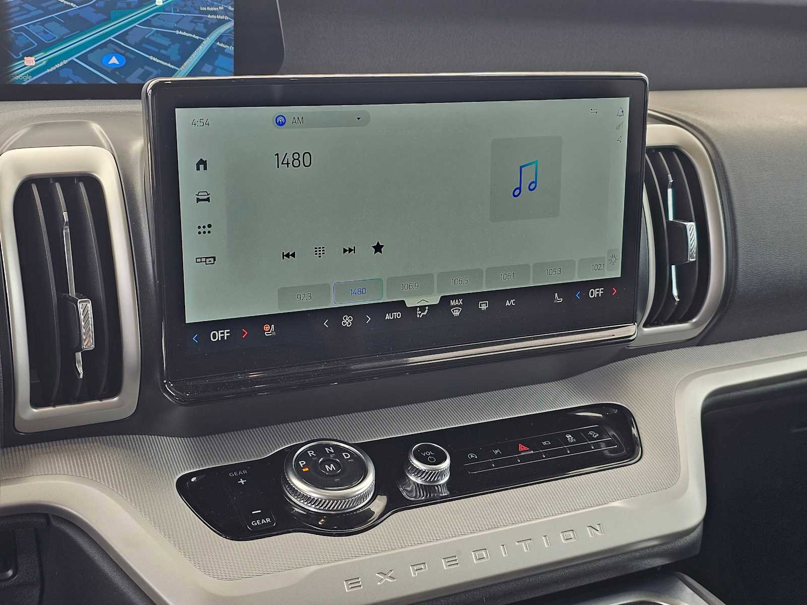 Used 2025 Ford Expedition Active AWD/4WD image 28