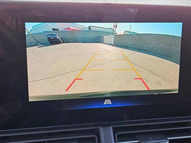 Used 2024 Chevrolet Trax LT w/ LT Convenience Package image 13